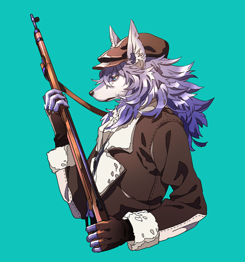blue_background brown_gloves brown_hat brown_jacket closed_mouth commentary_request fate/grand_order fate_(series) fingerless_gloves from_side furry gloves green_eyes gun hand_up hat highres holding holding_gun holding_weapon jacket long_hair male_focus patxi purple_hair rifle simple_background solo tenobe upper_body weapon wolf