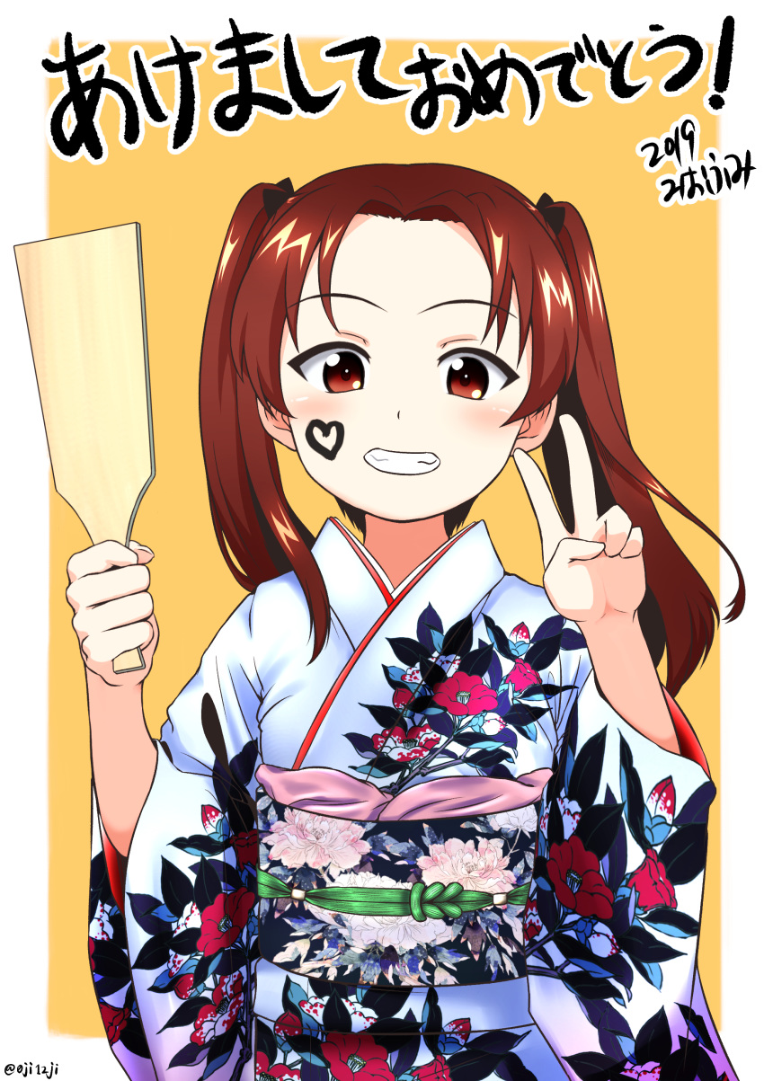1girl 2019 absurdres akeome bangs black_bow bow brown_eyes brown_hair commentary_request eyebrows_visible_through_hair facepaint floral_print girls_und_panzer grin hagoita hair_bow happy_new_year highres holding holding_paddle japanese_clothes kadotani_anzu kagayaku_namahamu kimono light_blush long_hair long_sleeves looking_at_viewer new_year obi outside_border paddle parted_bangs partial_commentary print_kimono sash sharp_teeth smile solo standing teeth twintails twitter_username upper_body v white_kimono wide_sleeves yellow_background