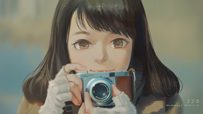 1girl artist_name bangs blurry blurry_background brown_eyes brown_hair camera commentary_request dated fingerless_gloves gloves highres holding holding_camera light_particles looking_at_viewer medium_hair original portrait self_shot smile solo swept_bangs white_gloves wudi_sao_nian