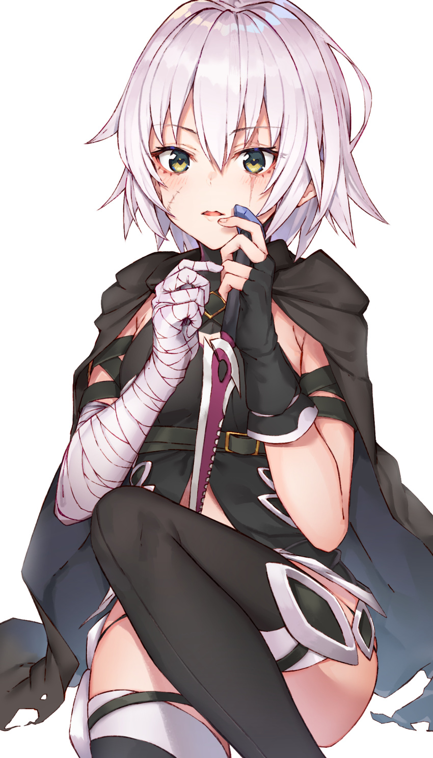 1girl arm_strap bandage bandaged_arm bandages bangs black_cape black_cola black_gloves black_legwear blush breasts buckle cape commentary dagger eyebrows_visible_through_hair facial_scar fate/grand_order fate_(series) fingerless_gloves gloves green_eyes heart heart-shaped_pupils highres holding holding_weapon jack_the_ripper_(fate/apocrypha) knee_up looking_at_viewer parted_lips scar short_hair simple_background single_glove sitting skindentation small_breasts solo symbol-shaped_pupils thighhighs weapon white_background white_hair