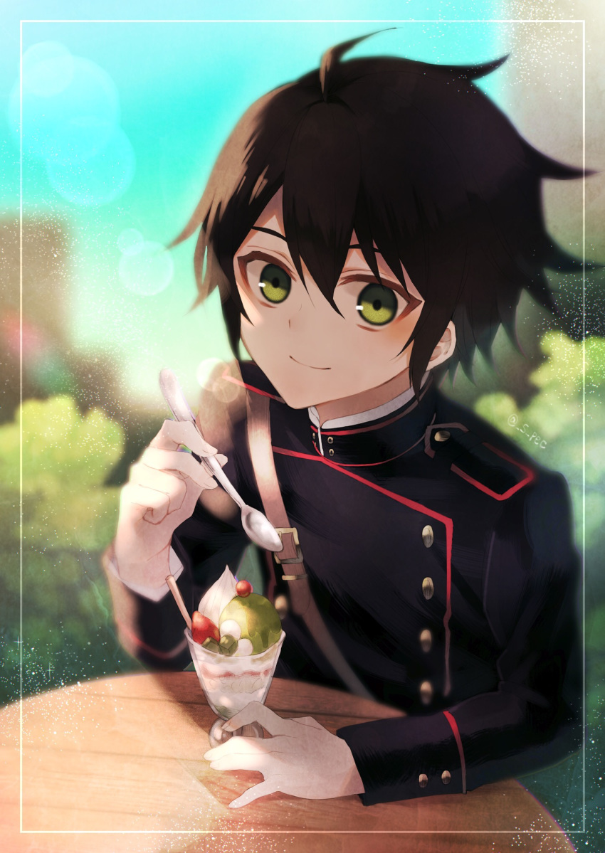 1boy ahoge black_hair black_jacket blurry blurry_background day green_eyes hair_between_eyes highres holding holding_spoon hyakuya_yuuichirou jacket kiri_ph looking_at_viewer male_focus military military_jacket military_uniform outdoors owari_no_seraph parfait short_hair smile solo spoon uniform upper_body