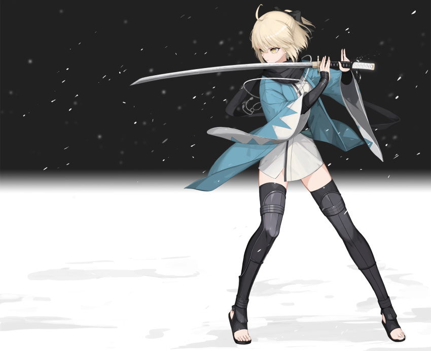 1girl ahoge akai2930 arm_guards black_bow black_scarf blonde_hair bow fate/grand_order fate_(series) fighting_stance full_body half_updo haori highres holding holding_sword holding_weapon japanese_clothes katana kimono leg_armor looking_to_the_side obi okita_souji_(fate) okita_souji_(fate)_(all) sash scarf serious short_kimono snow solo stirrup_legwear sword thighhighs toeless_legwear weapon wide_sleeves