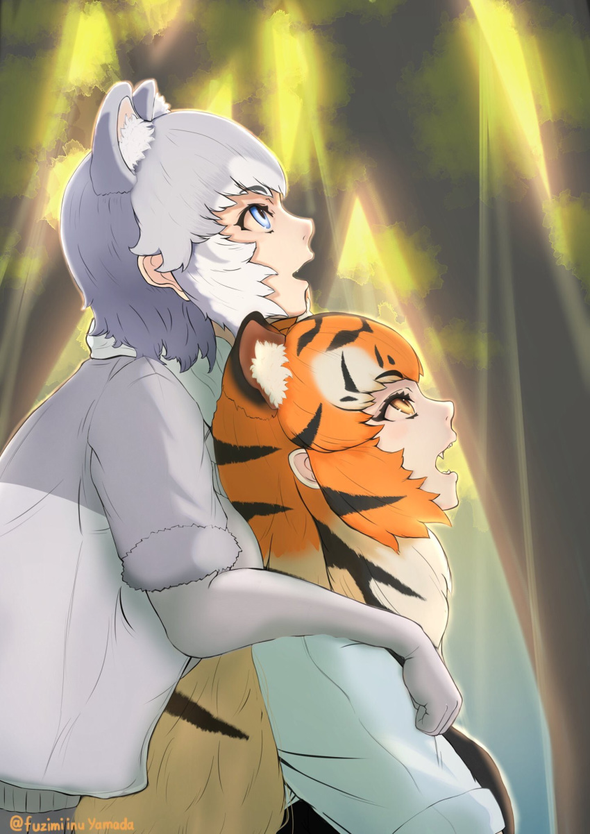 2girls animal_ear_fluff animal_ears artist_name black_hair blue_eyes commentary_request dog_(mixed_breed)_(kemono_friends) dog_ears elbow_gloves extra_ears eyebrows_visible_through_hair fangs fuzimiinuyamada gloves grey_gloves grey_hair hands_on_another's_shoulders highres kemono_friends long_hair looking_away multicolored_hair multiple_girls open_mouth orange_hair profile sharp_teeth short_hair siberian_tiger_(kemono_friends) slit_pupils teeth tiger_ears twitter_username two-tone_hair white_hair yellow_eyes