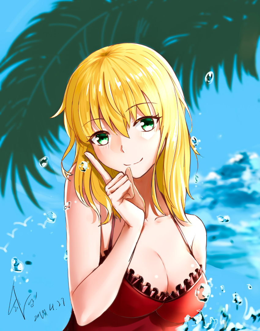 1girl absurdres alternate_breast_size artoria_pendragon_(all) blonde_hair blush breasts cleavage dated fate/grand_order fate_(series) green_eyes head_tilt highres index_finger_raised looking_at_viewer medium_breasts medium_hair one-piece_swimsuit palm_leaf red_swimsuit saber shenshi_laoshi signature smile solo splashing swimsuit water