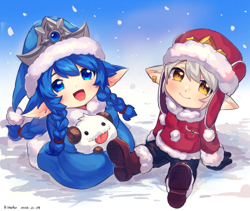 2girls :d artist_name black_pants blue_dress blue_eyes blue_headwear boots braid braided_ponytail dated dress earnest_elf_tristana earrings fur-trimmed_boots fur-trimmed_headwear fur-trimmed_jacket fur_trim green_hair hat highres jacket jewelry kinoko_doka-gui_kizetsu-bu league_of_legends long_sleeves lulu_(league_of_legends) multiple_girls orange_eyes pants pointy_ears poro_(league_of_legends) santa_costume santa_hat short_hair side_braids sitting smile snow tristana winter_wonder_lulu