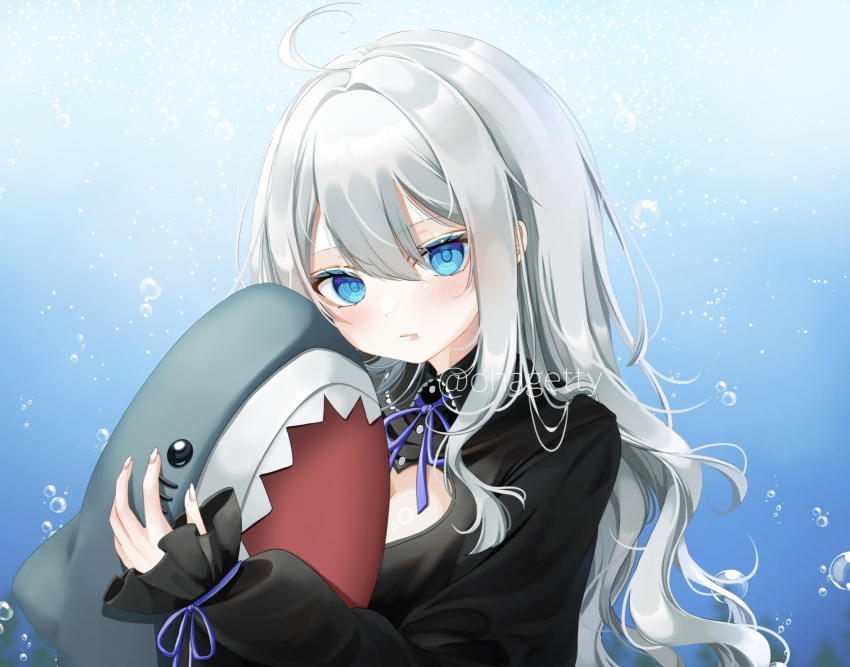 1girl ahoge black_shirt blue_eyes blue_eyeshadow breasts bubble character_request cleavage cleavage_cutout clothing_cutout collared_shirt commentary copyright_request english_commentary eyeshadow frilled_sleeves frills grey_hair heart_cutout highres long_hair makeup ohagetty shirt solo stuffed_animal stuffed_shark stuffed_toy wavy_hair