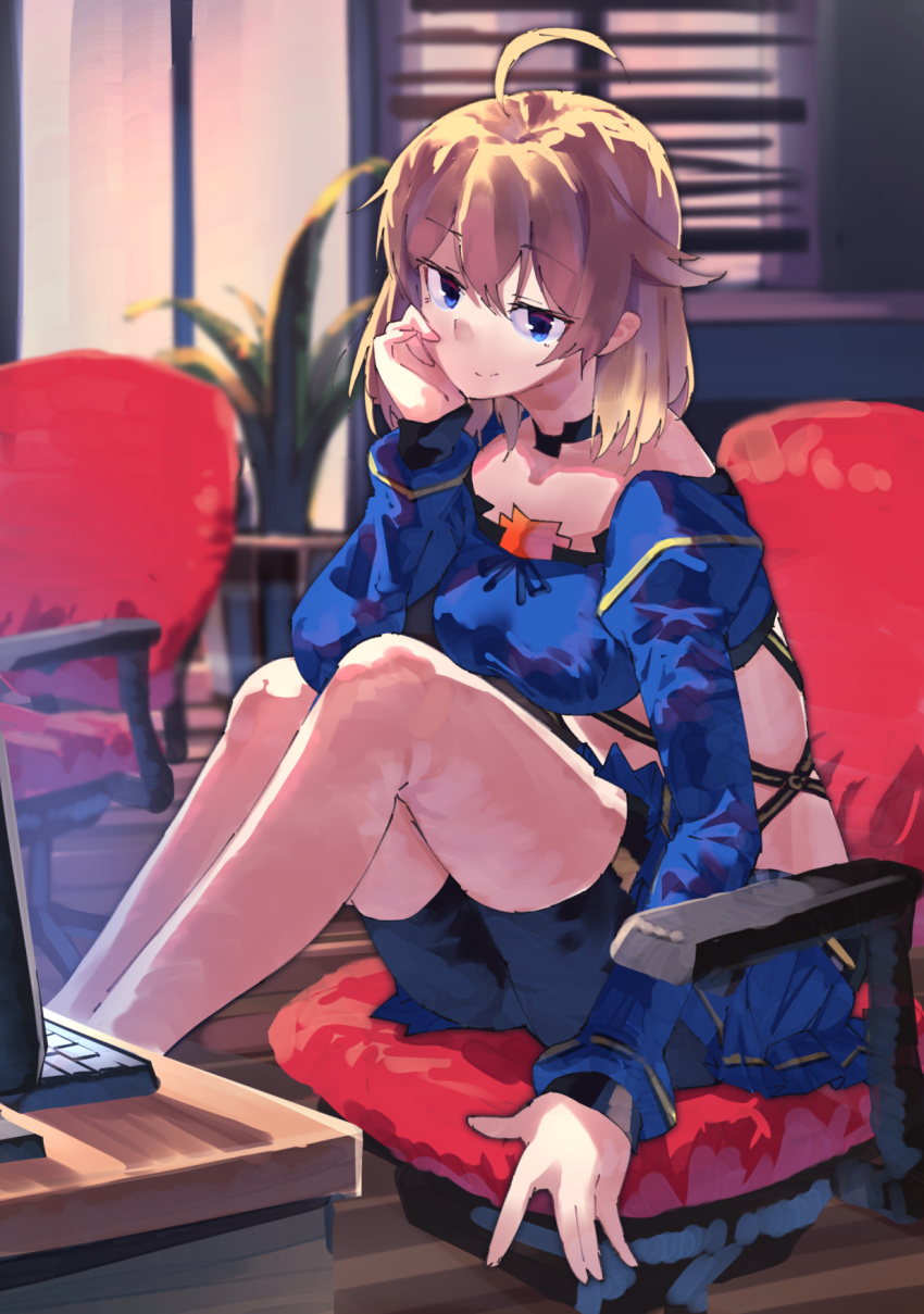 .live 1girl ahoge bangs bike_shorts black_choker black_shorts blonde_hair blue_eyes blurry blurry_background blush breasts chair choker closed_mouth commentary computer depth_of_field feet_out_of_frame hair_between_eyes hand_on_own_cheek highres indoors laptop legs_up long_sleeves looking_at_viewer medium_breasts ramu_(taka1995) screen_light short_hair shorts sitting smile solo thighs ushimaki_riko virtual_youtuber