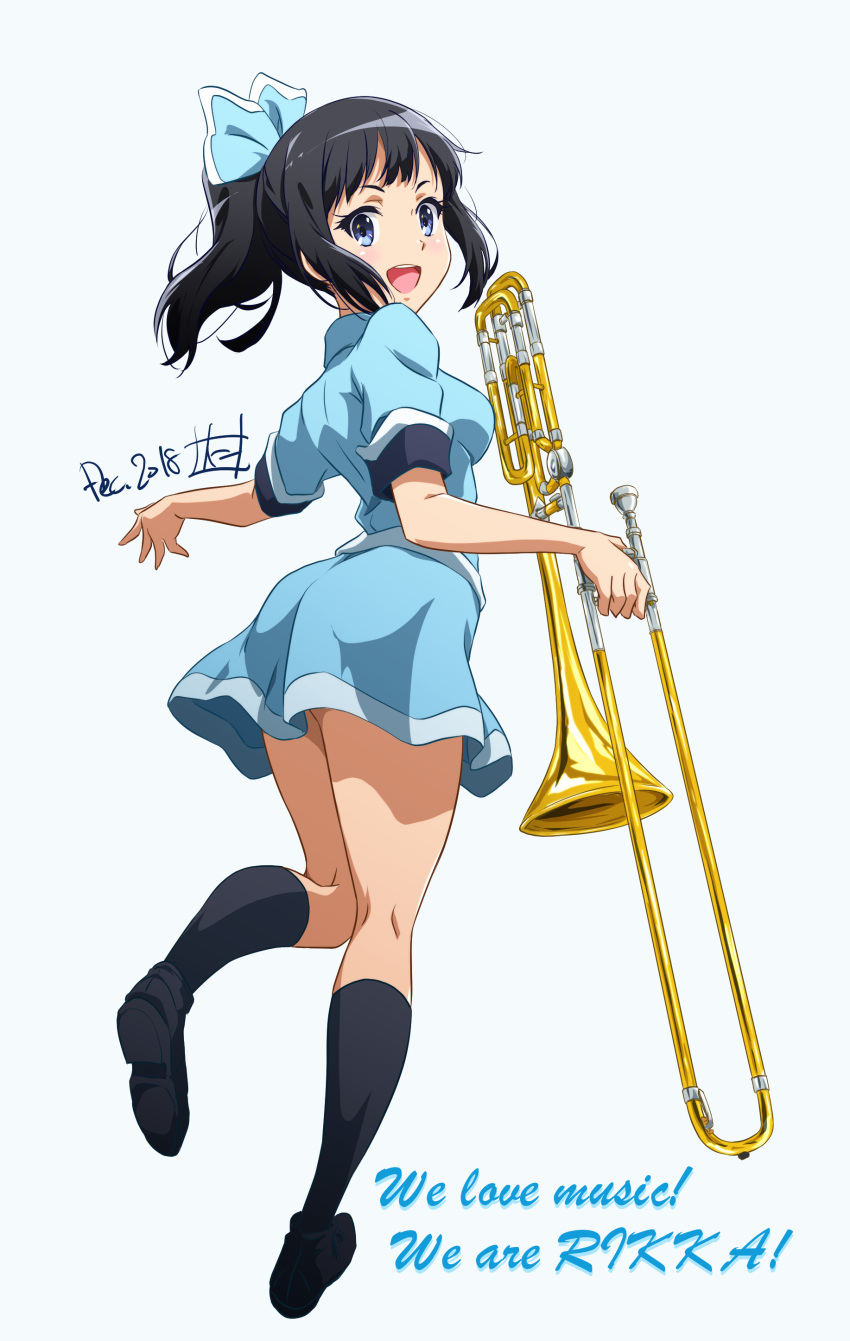 1girl :d absurdres black_footwear black_hair black_legwear blue_bow blue_eyes blue_skirt blush bow breasts dated english_text full_body hair_bow hibike!_euphonium highres holding holding_instrument instrument kneehighs medium_breasts medium_hair nii_manabu open_mouth rikka_koukou_marching_band_e_youkoso sasaki_azusa short_sleeves sidelocks skirt smile solo standing standing_on_one_leg trombone