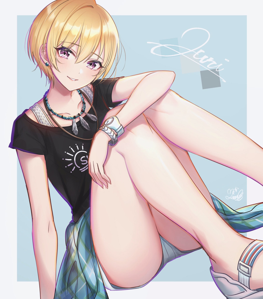 1girl bangs black_shirt blonde_hair blush bracelet breasts clothes_around_waist collarbone earrings elbow_on_knee eyebrows_visible_through_hair green_eyes highres idolmaster idolmaster_cinderella_girls ilo jewelry looking_at_viewer miyamoto_frederica necklace outside_border parted_lips sandals shirt short_hair short_sleeves shorts sidelocks signature sitting smile solo stud_earrings sweater_around_waist thighs watch white_shorts wristwatch