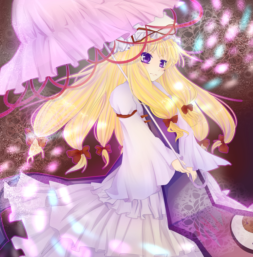 aya-0w0 bad_id bad_pixiv_id blonde_hair blush bow hair_bow hat hat_ribbon highres long_hair purple_eyes ribbon solo touhou umbrella yakumo_yukari