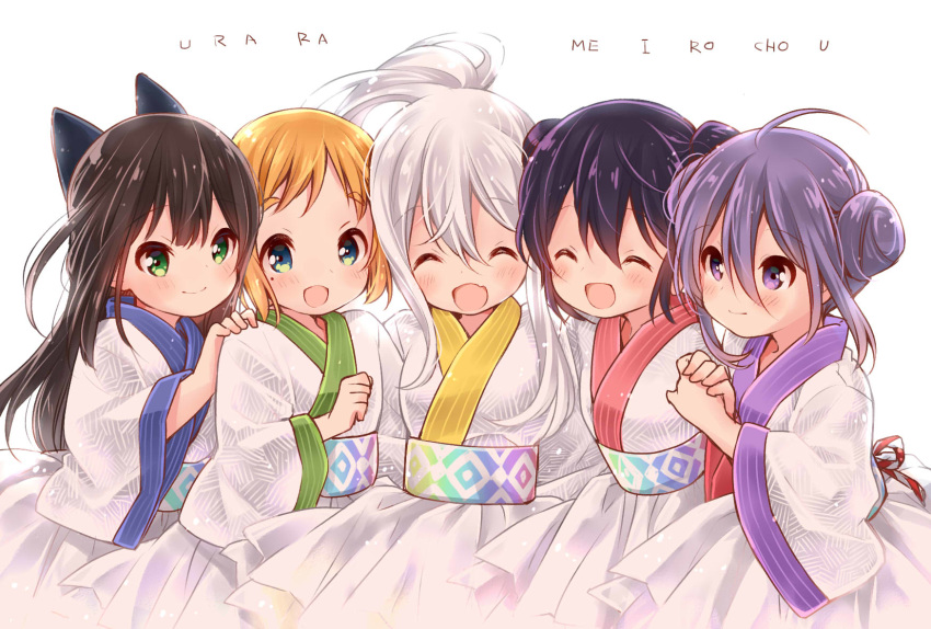 5girls :d ^_^ ahoge black_bow blonde_hair blush bow brown_hair chiya_(urara_meirochou) clenched_hand closed_eyes closed_mouth commentary_request copyright_name eyebrows_visible_through_hair girl_sandwich green_eyes hair_between_eyes hair_bow hair_bun hand_on_another's_shoulder highres japanese_clothes kimono long_hair long_sleeves mole mole_under_eye multiple_girls natsume_nono obi open_mouth ponytail purple_eyes purple_hair romaji_text sandwiched sash smile tatsumi_kon uchino_maiko urara_meirochou white_background white_hair yukimi_koume