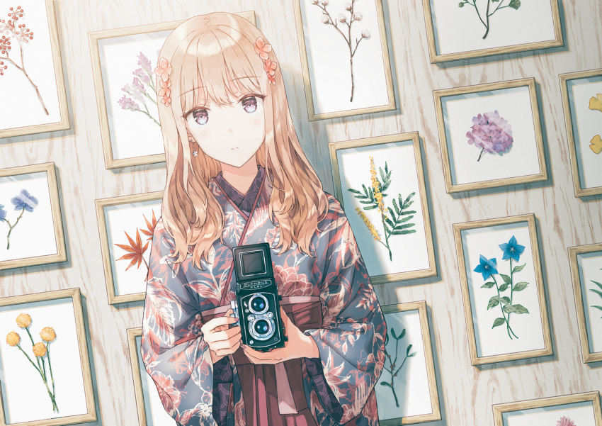 1girl bangs blonde_hair blush camera commentary commentary_request earrings english_commentary eyebrows_visible_through_hair flower grey_hair hair_flower hair_ornament hakama hakama_skirt hiten_(hitenkei) holding holding_camera japanese_clothes jewelry kimono long_hair long_sleeves looking_at_viewer meiji_schoolgirl_uniform nail_polish original parted_lips photo_(object) solo taishou upper_body wide_sleeves