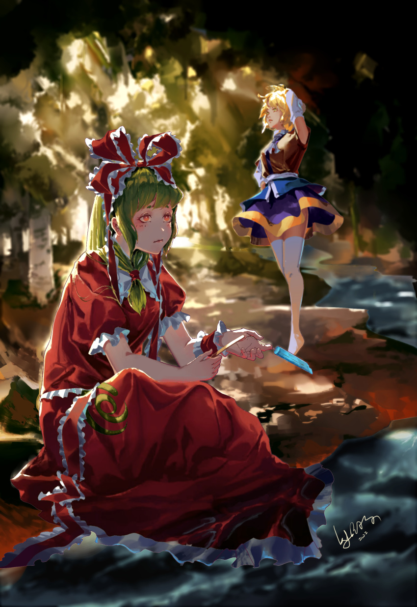 2girls absurdres arm_warmers barefoot blonde_hair blurry blush bright_pupils dappled_sunlight day depth_of_field dress expressionless food forest front_ponytail green_eyes green_hair hair_ribbon hand_on_own_head highres kagiyama_hina layered_dress long_hair looking_away looking_to_the_side mizuhashi_parsee multiple_girls nature orange_eyes outdoors popsicle popsicle_stick red_shirt red_skirt ribbon shirt short_hair signature sitting skirt skirt_set sleeveless sleeveless_dress soaking_feet standing stream sunlight tiptoes touhou white_pupils yellow_neckwear zuosi_zhichu