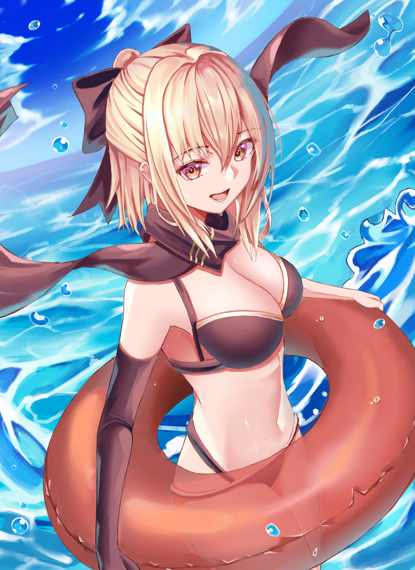 1girl absurdres ahoge asymmetrical_gloves bikini black_bikini black_bow black_gloves black_scarf blonde_hair blue_sky bow breasts cleavage cloud cloudy_sky commentary commentary_request cup6542 eyebrows_visible_through_hair fate/grand_order fate_(series) gloves hair_bow highres looking_at_viewer medium_breasts navel ocean okita_souji_(fate)_(all) okita_souji_(swimsuit_assassin)_(fate) open_mouth outdoors ponytail scarf single_glove sky solo swimsuit