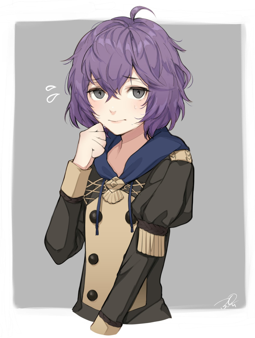 1girl bernadetta_von_varley closed_mouth fire_emblem fire_emblem:_three_houses garreg_mach_monastery_uniform grey_background grey_eyes highres hood hood_down long_sleeves puchiman purple_hair short_hair simple_background solo uniform upper_body