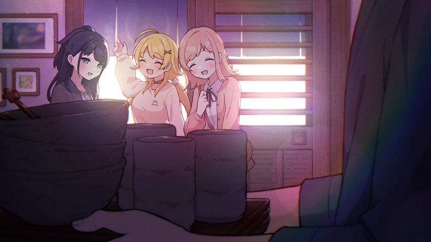 1other 3girls ^_^ backlighting black_hair blonde_hair blush bowl closed_eyes cup drawing_(object) hachimiya_meguru highres holding holding_tray idolmaster idolmaster_shiny_colors illumination_stars_(idolmaster) indoors kazano_hiori light_brown_hair multiple_girls natako_k out_of_frame picture_frame restaurant sakuragi_mano sliding_doors smile tray