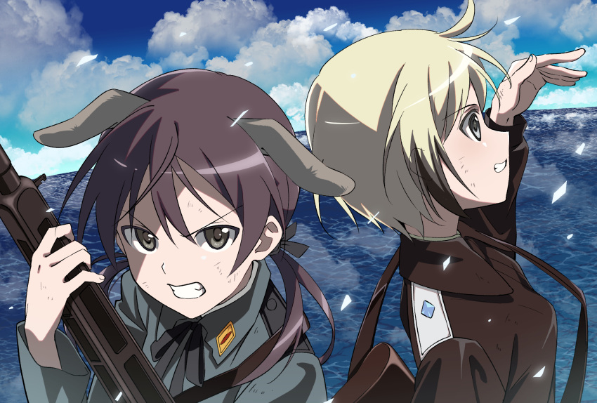 2girls black_eyes blonde_hair blue_eyes cloud cloudy_sky commentary dirty_face dutch_angle epaulettes erica_hartmann flying gertrud_barkhorn grimace grin gun hair_ribbon hand_up highres horizon light_particles long_hair looking_afar looking_at_viewer machine_gun mg42 multicolored_hair multiple_girls naguramu neck_ribbon ocean purple_hair ribbon serious short_hair sky sling smile strike_witches twintails upper_body water weapon world_witches_series