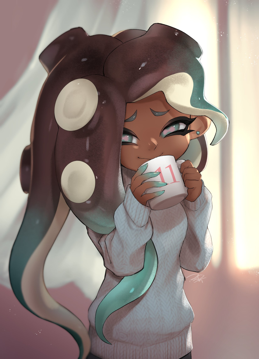 1girl aqua_eyes aqua_hair aqua_skin brown_hair cephalopod_eyes cup dark_skin earrings grey_sweater half-closed_eyes highres holding holding_cup iida_(splatoon) jewelry looking_at_viewer makeup mascara mug multicolored multicolored_hair multicolored_skin octarian octoling puchiman smile solo splatoon_(series) splatoon_2 sweater tentacle_hair