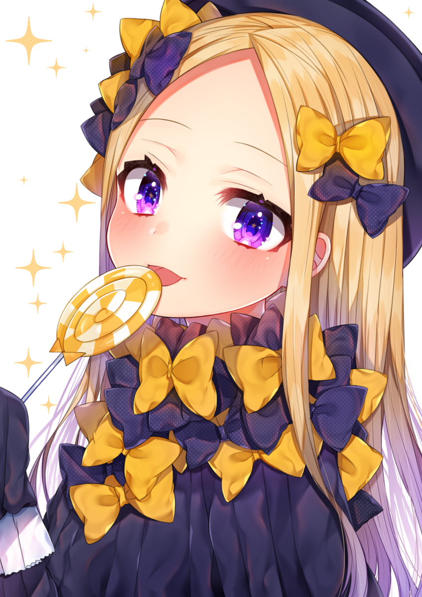 1girl abigail_williams_(fate/grand_order) akirannu black_bow black_dress black_headwear blonde_hair blush bow candy commentary_request dress fate/grand_order fate_(series) food forehead hair_bow hat highres holding holding_food holding_lollipop licking lollipop long_hair long_sleeves looking_at_viewer multiple_bows multiple_hair_bows orange_bow polka_dot polka_dot_bow purple_eyes sleeves_past_fingers sleeves_past_wrists solo sparkle swirl_lollipop tongue tongue_out upper_body white_background