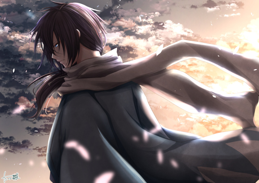 1boy blue_eyes brown_sky cloud funabashimika hair_over_one_eye hakuouki_shinsengumi_kitan highres japanese_clothes long_hair male_focus outdoors petals profile saitou_hajime_(hakuouki) scarf signature solo sunset white_scarf