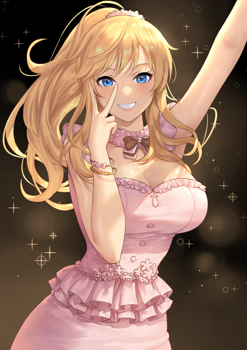 :d arm_up bangle bangs blonde_hair blue_eyes blush bracelet breasts brown_background cleavage cowboy_shot detached_collar dress grin hair_ornament hair_scrunchie highres idolmaster idolmaster_cinderella_girls jewelry large_breasts long_hair looking_at_viewer mixed-language_commentary nhaliz ootsuki_yui open_mouth pink_dress ponytail scrunchie sidelocks smile sparkle strapless strapless_dress teeth v_over_eye