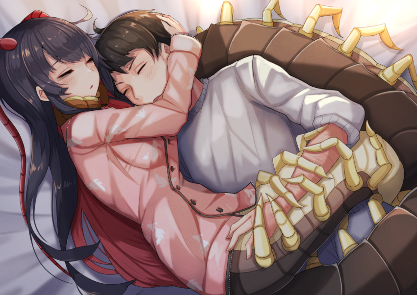 1boy 1girl animal_print antennae bags_under_eyes bangs bed_sheet black_hair blush breasts brown_hair centipede_girl closed_eyes commentary_request constriction emukae_kaede_(plan) eyebrows_visible_through_hair fish_print hug insect_girl long_hair medium_breasts monster_girl multicolored_hair multiple_legs original pajamas parted_lips pink_pajamas plan_(planhaplalan) print_pajamas red_hair scratches short_hair sidelocks sleeping sweater two-tone_hair white_sweater