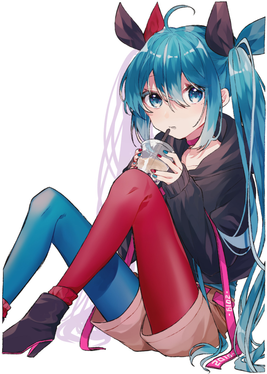 1girl ahoge bangs belt black_bow black_hoodie blue_eyes blue_hair bow brown_shorts bubble_tea cha_sakura choker collarbone commentary_request cup disposable_cup drink eyebrows_visible_through_hair hair_between_eyes hair_bow highres holding holding_cup hood hood_down knees_up long_hair long_sleeves multicolored multicolored_nails nail_polish original pantyhose parted_lips pink_choker red short_shorts shorts simple_background sitting sleeves_past_wrists solo two-tone_legwear very_long_hair white_background