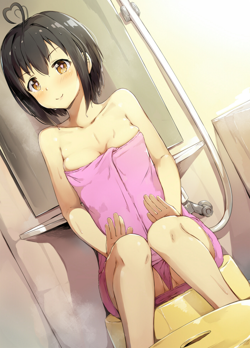 1girl ahoge bangs bare_arms bare_shoulders bath_stool black_hair blush breasts brown_eyes cleavage closed_mouth collarbone eyebrows_visible_through_hair feet_out_of_frame heart heart-shaped_pupils heart_ahoge highres idolmaster idolmaster_cinderella_girls indoors kohinata_miho naked_towel partially_visible_vulva seneto short_hair sitting small_breasts smile solo stool symbol-shaped_pupils towel water wet