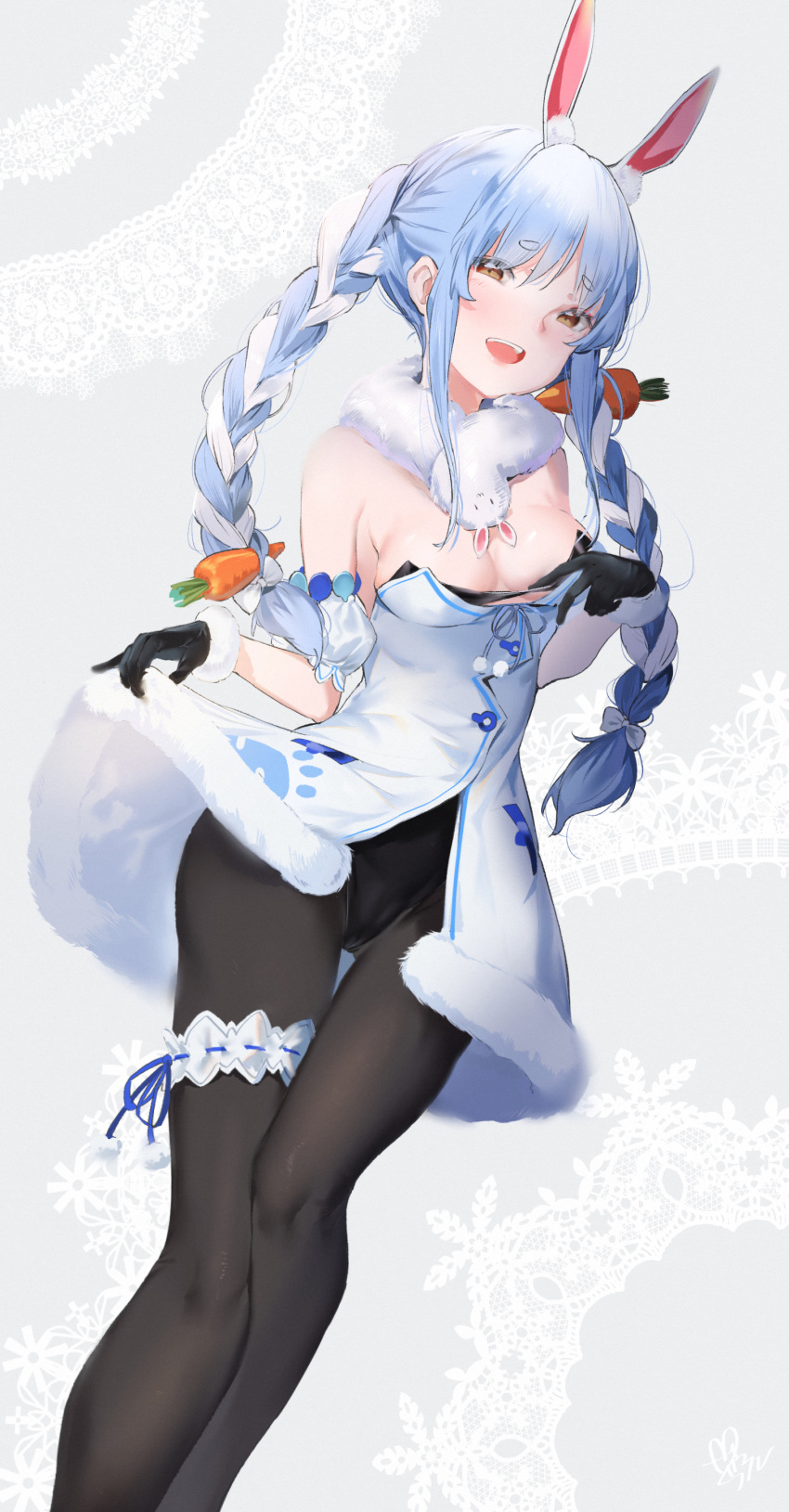 1girl :d absurdres animal_ear_fluff animal_ears ass_visible_through_thighs bangs black_gloves black_legwear black_leotard blue_hair breasts brown_eyes bunny_ears carrot_hair_ornament cleavage commentary_request detached_sleeves dress eyebrows_visible_through_hair food_themed_hair_ornament fur-trimmed_gloves fur_trim gloves grey_background hair_ornament highres hololive leotard leotard_under_clothes looking_at_viewer medium_breasts multicolored_hair open_mouth pantyhose puffy_short_sleeves puffy_sleeves short_eyebrows short_sleeves smile solo strapless strapless_dress thick_eyebrows thigh_gap two-tone_hair usada_pekora virtual_youtuber white_dress white_hair white_sleeves yamano_(yamanoh)