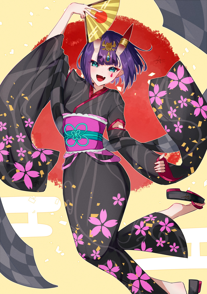 1girl absurdres black_kimono breasts eyeliner fate/grand_order fate_(series) floral_print folding_fan hand_fan headpiece highres horns izanaware_game japanese_clothes kimono long_sleeves looking_at_viewer makeup obi oni oni_horns open_mouth purple_eyes purple_hair sash short_hair shuten_douji_(fate) shuten_douji_(lostroom_outfit)_(fate) skin-covered_horns small_breasts smile solo wide_sleeves