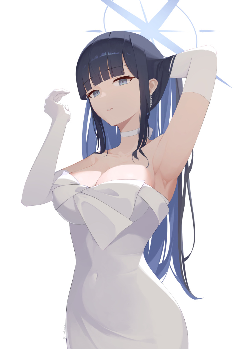 1girl armpits blue_archive blue_halo breasts choker cleavage colored_inner_hair dress elbow_gloves gloves halo highres multicolored_hair official_alternate_costume saori_(blue_archive) saori_(dress)_(blue_archive) simple_background solo sotomie strapless strapless_dress white_choker white_dress white_gloves