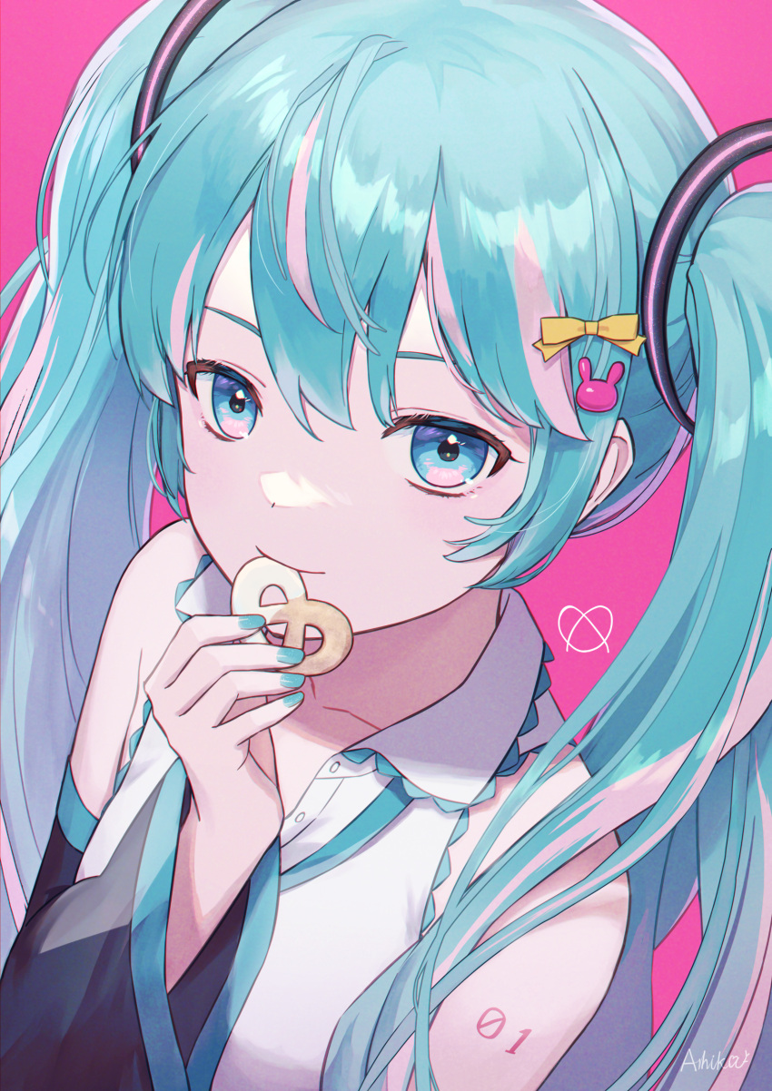 1girl absurdres ashika_(yftcc948) bare_shoulders black_sleeves blue_eyes blue_hair bow closed_mouth collarbone collared_shirt commentary_request detached_sleeves dress_shirt eyebrows_hidden_by_hair food hair_between_eyes hair_bow hair_ornament hatsune_miku highres holding holding_food long_hair long_sleeves looking_at_viewer multicolored_hair pink_background pink_hair rabbit_hair_ornament shirt simple_background sleeveless sleeveless_shirt smile solo streaked_hair upper_body very_long_hair vocaloid white_shirt wide_sleeves yellow_bow