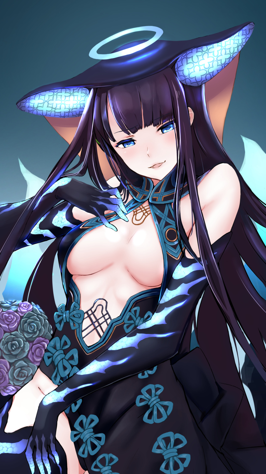 1girl bangs bare_shoulders black_dress black_gloves black_headwear black_legwear blue_background blue_eyes blunt_bangs blush breasts center_opening dress elbow_gloves fate/grand_order fate_(series) gloves gradient gradient_background hair_ornament halo hand_on_own_chest highres knee_up large_breasts leaf_hair_ornament long_hair looking_at_viewer parted_lips purple_hair smile solo thighhighs thighs very_long_hair yang_guifei_(fate/grand_order) yilan_un