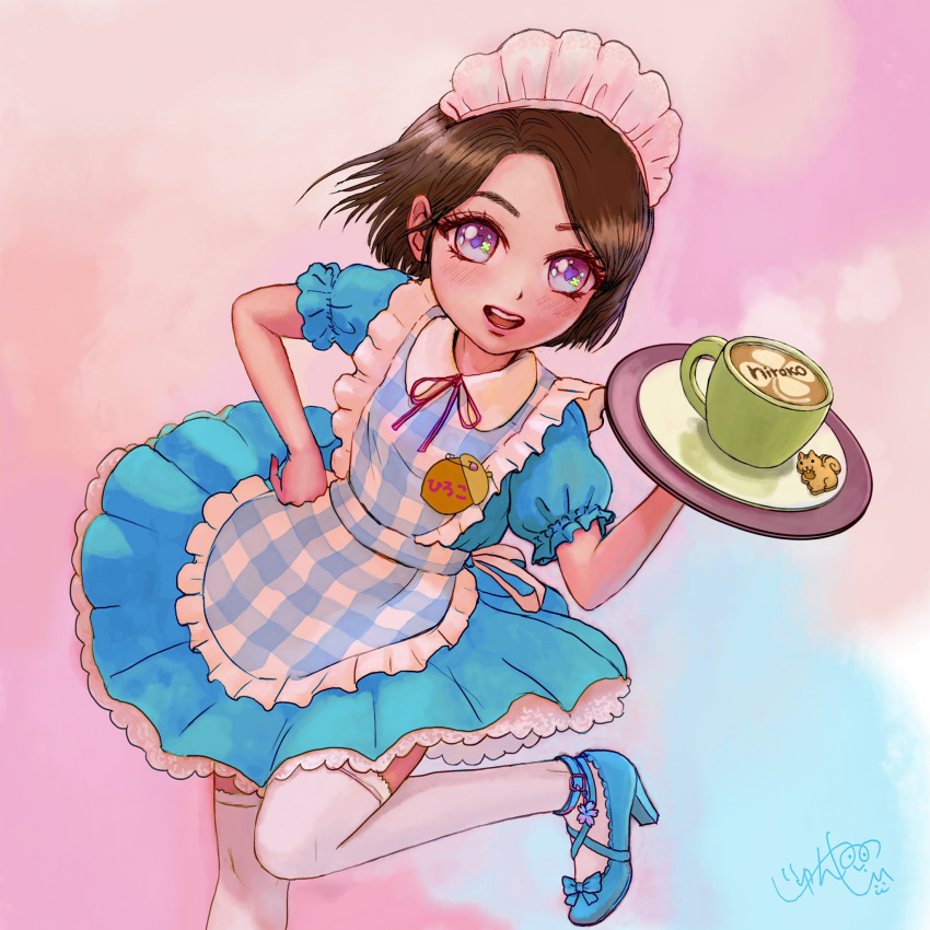 1girl acorn anklet apron blue_apron blue_dress blue_eyes bow brown_hair coffee coffee_mug commentary_request cookie cup dress food footwear_bow hand_on_own_hip heart heart-shaped_pupils high_heels highres holding holding_tray jewelry junya17live latte_art maid maid_headdress medium_dress mug multicolored_eyes name_tag open_mouth original plaid plaid_apron puffy_short_sleeves puffy_sleeves purple_eyes short_hair short_sleeves signature smile solo standing standing_on_one_leg steam symbol-shaped_pupils symbol_in_eye thighhighs tray white_thighhighs