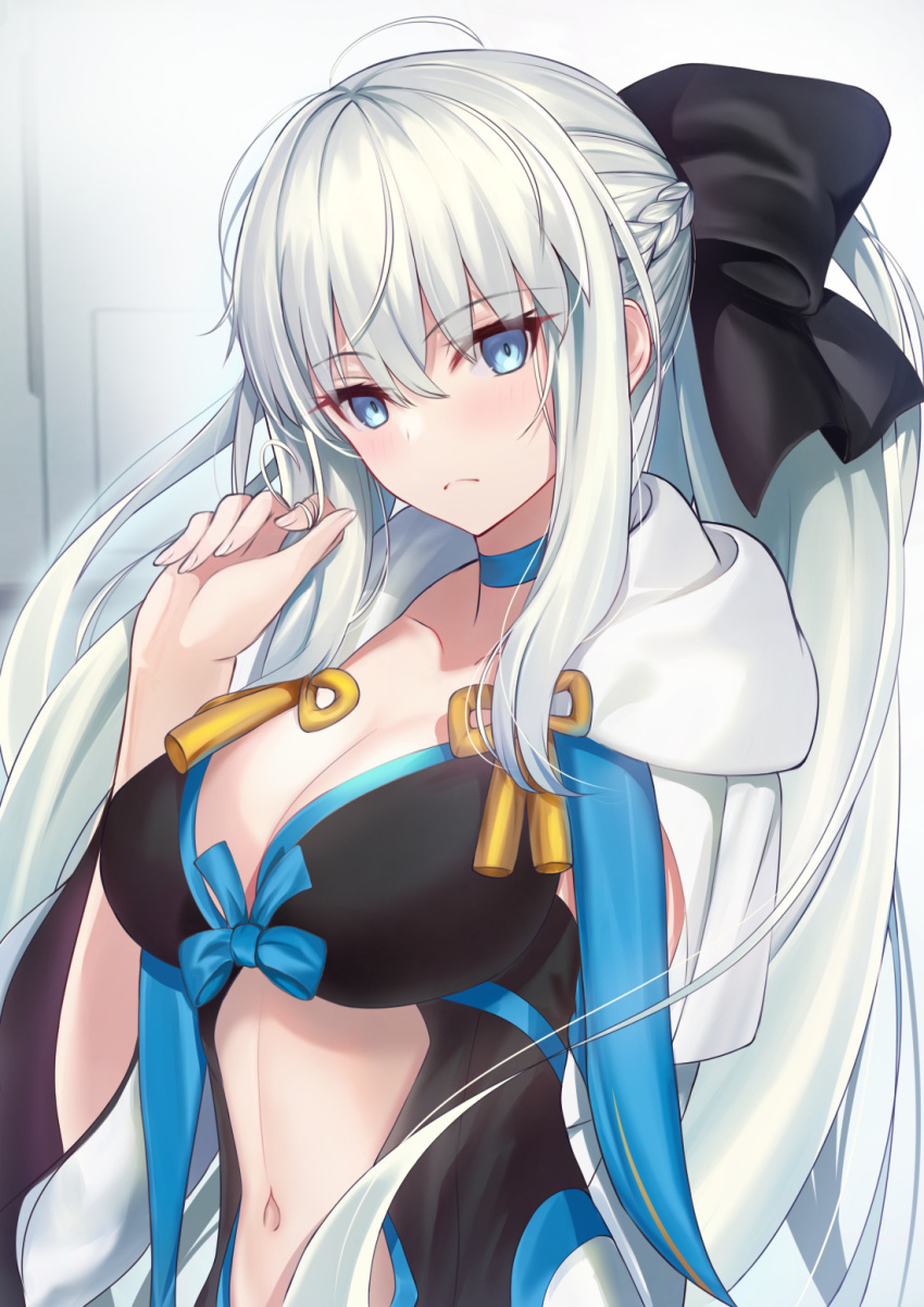 1girl black_bow blue_choker blue_eyes blush bow braid breasts choker cleavage closed_mouth clothing_cutout collarbone fate/grand_order fate_(series) french_braid grey_hair hair_between_eyes hair_bow highres large_breasts long_hair long_sleeves looking_at_viewer morgan_le_fay_(fate) navel neko_daruma ponytail sidelocks solo stomach_cutout two-tone_dress very_long_hair wide_sleeves