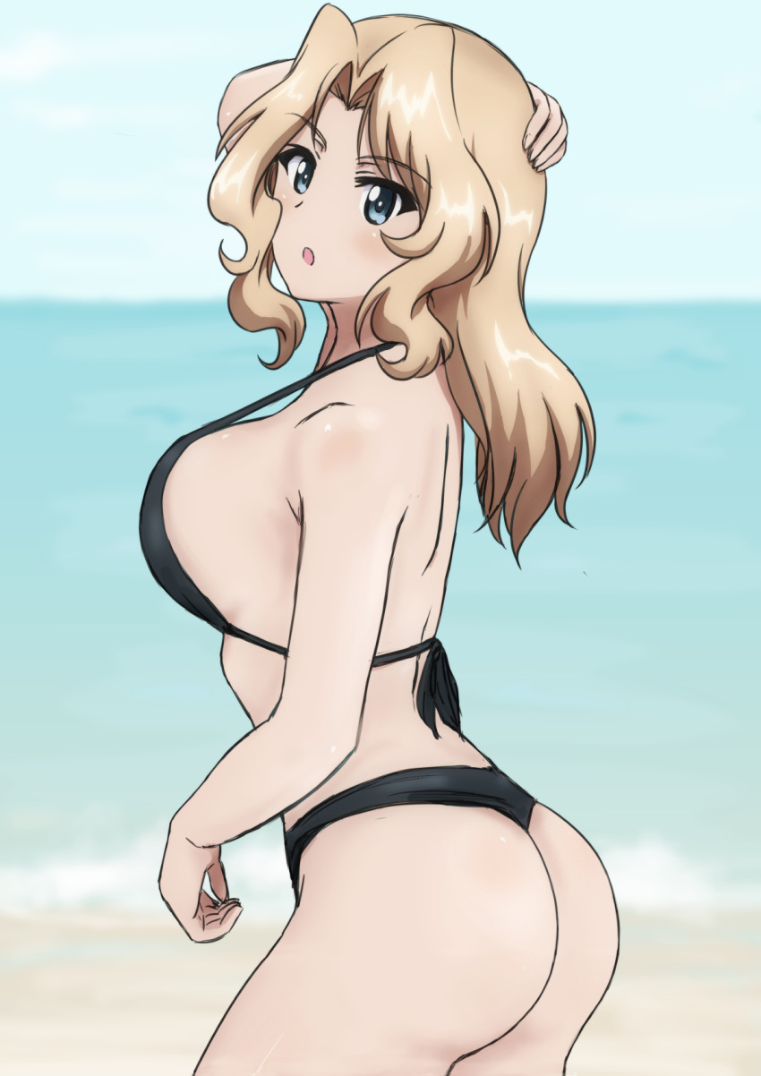 1girl :o arm_up ass beach bikini black_bikini blonde_hair blue_eyes breasts bukkuri cowboy_shot from_side girls_und_panzer hair_intakes highres kay_(girls_und_panzer) large_breasts long_hair looking_at_viewer open_mouth sideboob solo strap_gap swimsuit