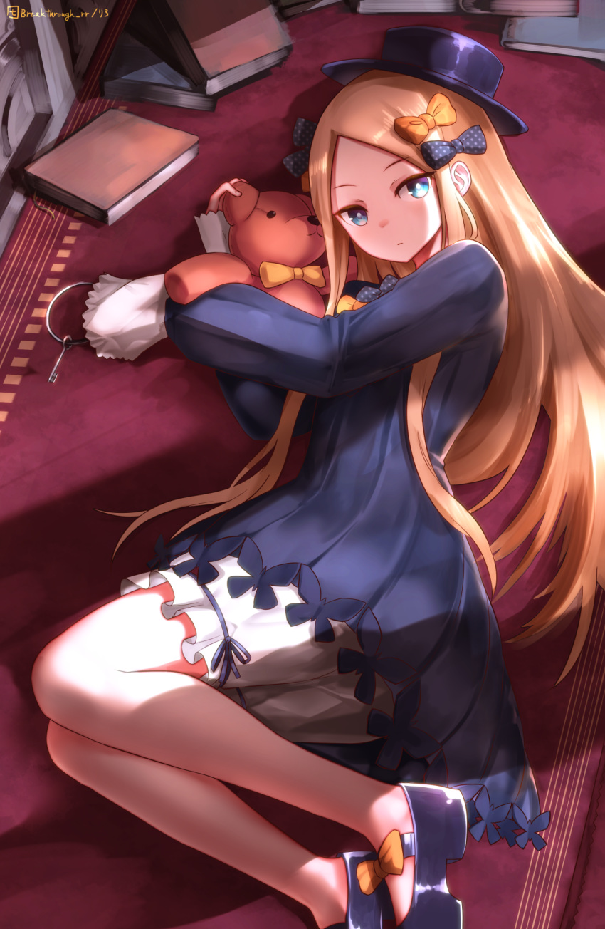 1girl abigail_williams_(fate/grand_order) artist_name bangs black_bow black_dress black_footwear black_headwear blonde_hair bloomers blue_eyes book bow bug butterfly closed_mouth commentary_request dress eyebrows_visible_through_hair fate/grand_order fate_(series) forehead hair_bow hat highres insect key keyring long_hair long_sleeves looking_at_viewer lying no_socks on_floor on_side orange_bow parted_bangs polka_dot polka_dot_bow riro_(breakthrough_rr) shoes sleeves_past_fingers sleeves_past_wrists solo stuffed_animal stuffed_toy teddy_bear underwear very_long_hair white_bloomers
