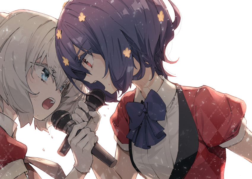 2girls bangs blue_eyes blue_hair blue_neckwear collared_shirt eye_contact eyebrows_visible_through_hair gloves hair_between_eyes holding holding_microphone konno_junko looking_at_another microphone minakata_sunao mizuno_ai multiple_girls music open_mouth red_eyes shiny shiny_hair shirt short_hair short_sleeves silver_hair simple_background singing sweat upper_body white_background white_gloves white_shirt wing_collar zombie_land_saga