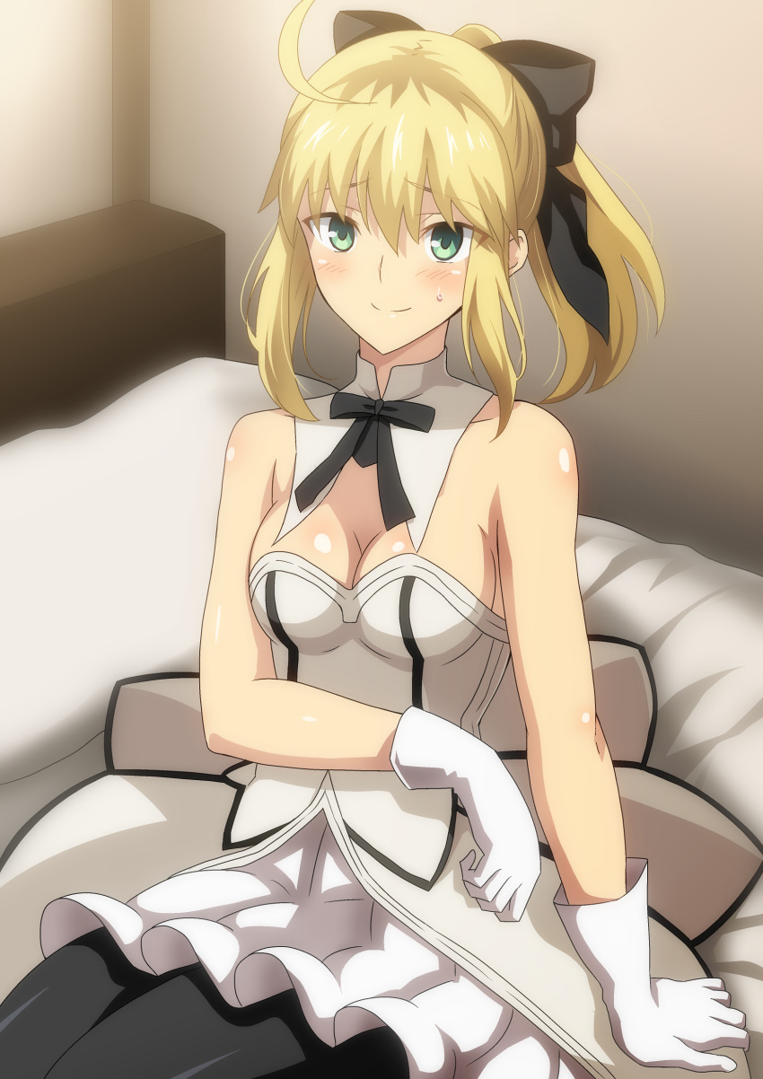 1girl ahoge artoria_pendragon_(all) bangs black_bow black_legwear black_ribbon blonde_hair blush bow breasts cleavage closed_mouth detached_collar dress fate/unlimited_codes fate_(series) gloves green_eyes hair_between_eyes hair_bow hera_(hara0742) highres long_hair neck_ribbon on_bed ponytail ribbon saber_lily sidelocks sitting small_breasts smile solo thighs white_dress white_gloves