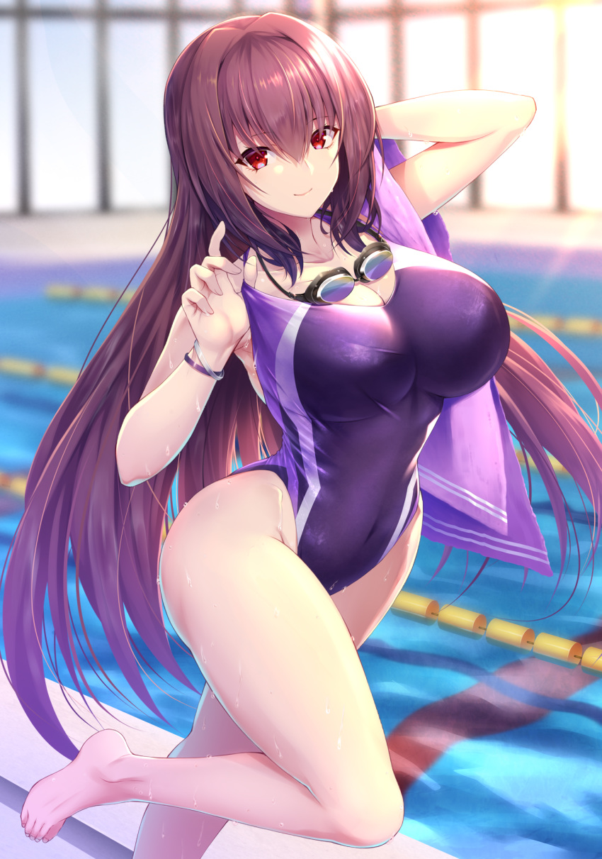 1girl bangs bare_legs bare_shoulders barefoot blurry blurry_background bracelet breasts cleavage collarbone commentary_request competition_swimsuit emanon123 fate/grand_order fate_(series) goggles goggles_around_neck highleg highleg_swimsuit highres holding jewelry lane_line large_breasts leg_up long_hair looking_at_viewer one-piece_swimsuit pool poolside purple_hair red_eyes scathach_(fate)_(all) scathach_(fate/grand_order) shiny shiny_hair simple_background smile solo swimsuit thighs toes towel water water_drop