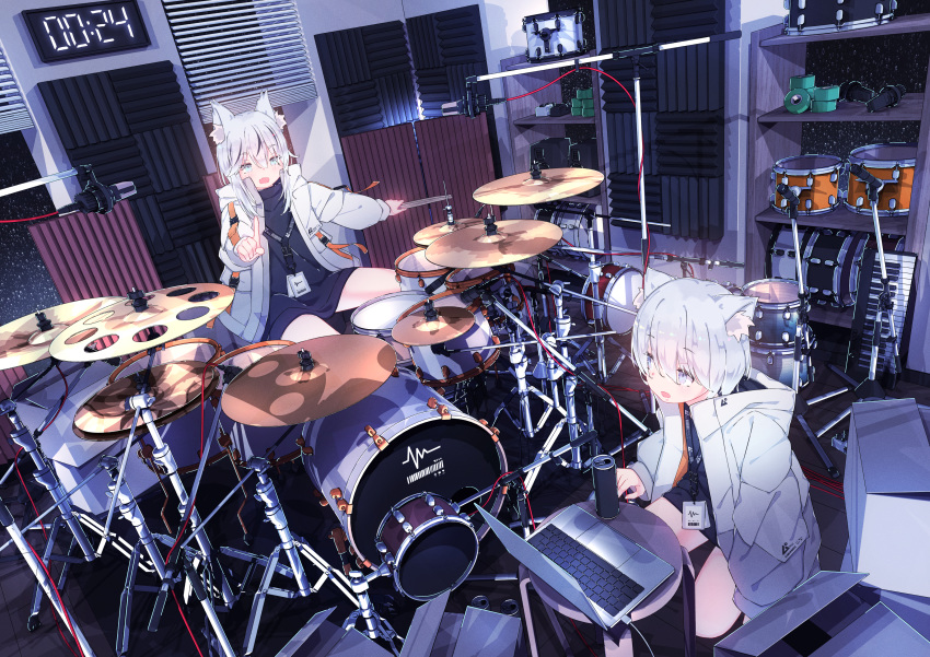 2girls aliasing animal_ears blue_eyes computer drums hoji_(hooooooooji1029) instrument original short_hair