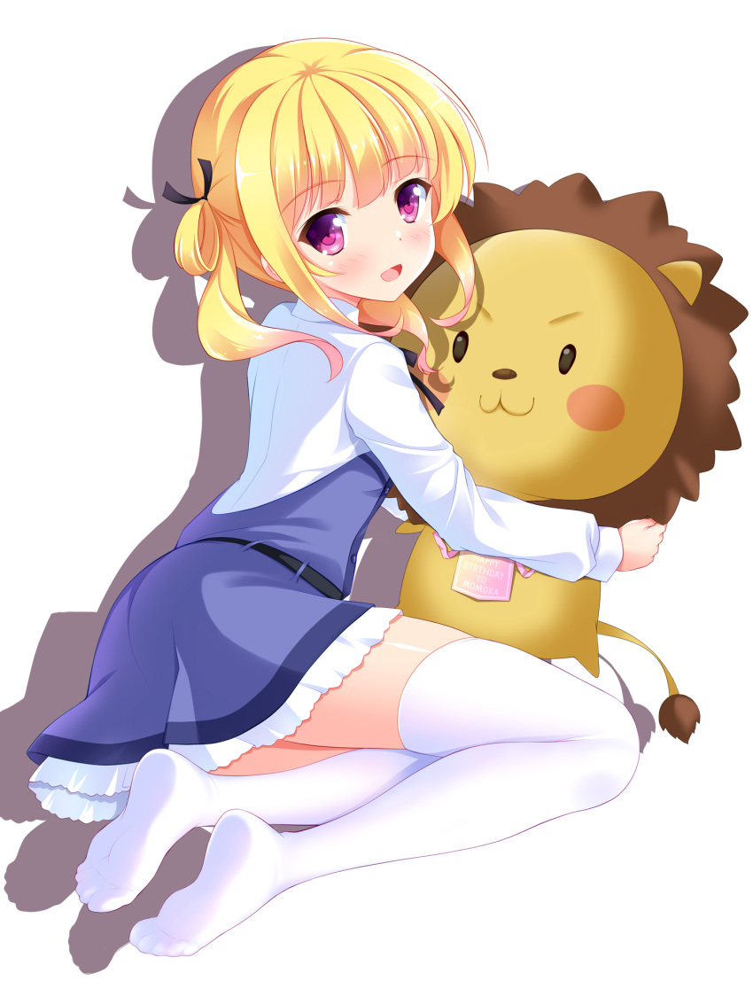 1girl :d bangs bashen_chenyue belt black_belt black_ribbon blonde_hair blue_dress blush collared_shirt dress eyebrows_visible_through_hair feet from_side full_body girlish_number hair_ribbon hair_rings highres holding holding_stuffed_animal long_sleeves looking_at_viewer looking_to_the_side neck_ribbon no_shoes open_mouth purple_eyes ribbon shadow shirt sleeveless sleeveless_dress smile soles solo sonou_momoka stuffed_animal stuffed_lion stuffed_toy thighhighs twintails white_background white_legwear white_shirt