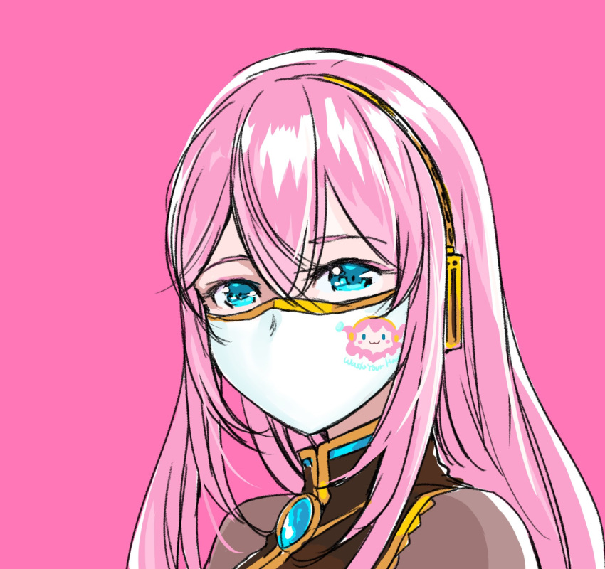 1girl amulet black_shirt blue_eyes character_print commentary english_commentary gold_trim headphones highres long_hair looking_at_another mask mayo_riyo megurine_luka mixed-language_commentary mouth_mask pink_background pink_hair portrait shirt solo takoluka vocaloid white_mask