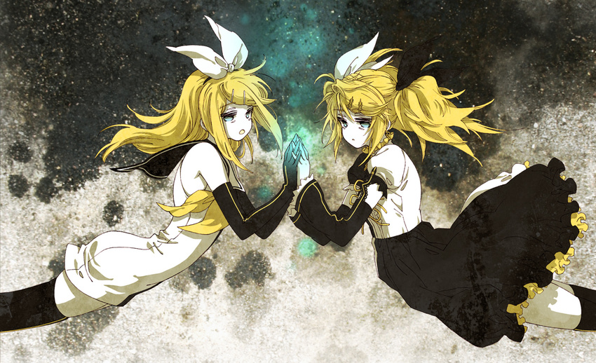 alternate_hairstyle aqua_eyes blonde_hair detached_sleeves dress dual_persona elbow_gloves gloves hair_ornament hair_ribbon hairclip kagamine_rin kagamine_rin_(roshin_yuukai/hard_rkmix) karezel long_hair multiple_girls ribbon roshin_yuukai_(vocaloid) sailor_dress thighhighs twintails vocaloid zettai_ryouiki