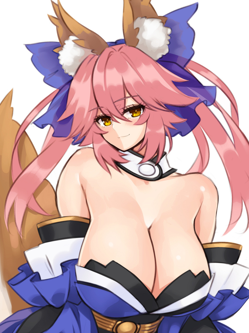 1girl animal_ear_fluff animal_ears bangs bare_shoulders blue_bow blue_kimono blush bow breasts cleavage closed_mouth collarbone commentary_request detached_collar detached_sleeves fate/extra fate_(series) fox_ears fox_girl fox_tail hair_between_eyes hair_bow hayama_kazusa highres huge_breasts japanese_clothes kimono long_hair looking_at_viewer obi pink_hair sash sidelocks simple_background smile solo tail tamamo_(fate)_(all) tamamo_no_mae_(fate) twintails white_background yellow_eyes