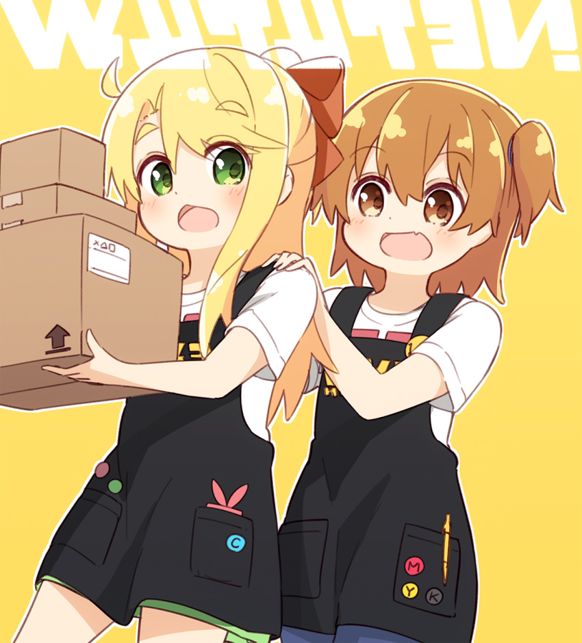 2girls :3 :d apron black_apron blonde_hair blush bow box brown_eyes brown_hair commentary_request copyright_name eyebrows_visible_through_hair fang green_eyes hair_bow highres himesaka_noa holding holding_box hoshino_hinata looking_at_another manse multiple_girls open_mouth pen red_bow shirt simple_background skin_fang smile watashi_ni_tenshi_ga_maiorita! white_shirt yellow_background