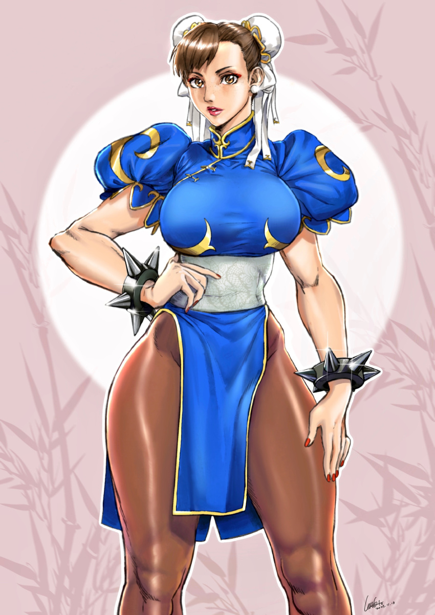 1girl absurdres bracelet breasts brown_hair brown_pantyhose bun_cover capcom china_dress chinese_clothes chun-li cowboy_shot double_bun dress earrings gtolin_chang hair_bun highres jewelry large_breasts leaf leaf_background legs_apart pantyhose pelvic_curtain pink_background sash short_hair solo spiked_bracelet spikes street_fighter street_fighter_ii_(series) studded_bracelet thick_thighs thighs