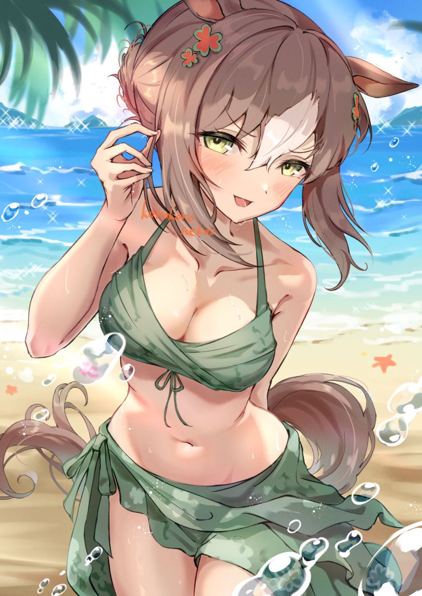 1girl alternate_costume animal_ears artist_name bare_shoulders beach bikini blush breasts brown_hair cleavage collarbone commentary fine_motion_(umamusume) green_bikini green_sarong hair_between_eyes hair_ornament highres horse_ears horse_girl horse_tail korokoro_nekoz large_breasts looking_at_viewer medium_breasts midriff multicolored_hair navel ocean open_mouth outdoors sarong sidelocks smile solo sparkling_aura starfish stomach streaked_hair swimsuit tail two-tone_hair umamusume v-shaped_eyebrows water_drop white_hair yellow_eyes