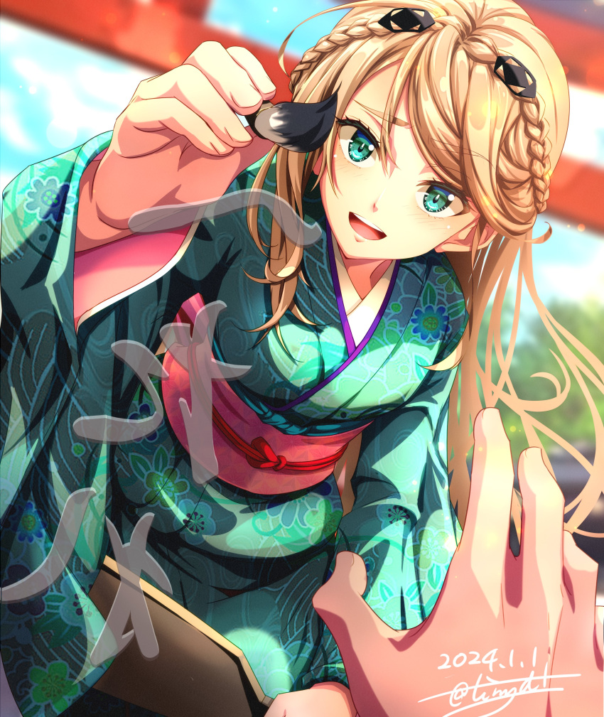 1girl absurdres blonde_hair braid breasts calligraphy_brush crown_braid dated drawing_on_another's_face eiyuu_densetsu elaine_auclair floating_hair french_braid green_eyes hair_between_eyes highres holding holding_brush japanese_clothes kimono kuro_no_kiseki large_breasts long_hair new_year open_mouth paintbrush parted_bangs signature smile thighhighs tinybiard translation_request twitter_username writing