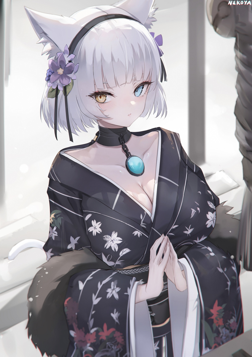 1girl animal_ears bell black_hairband black_kimono blue_eyes breasts brown_eyes cat_ears cat_girl cat_tail cleavage collarbone commentary_request floral_print flower hair_flower hair_ornament hairband heterochromia highres japanese_clothes jingle_bell kimono large_breasts long_sleeves looking_at_viewer nekoya_(liu) obi original print_kimono purple_flower sash short_hair signature solo steepled_fingers tail white_hair wide_sleeves